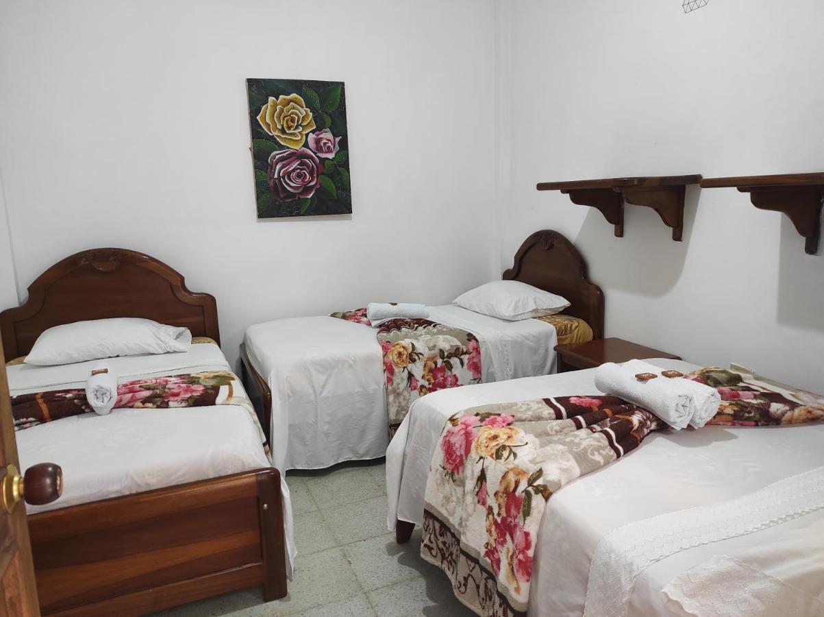 Hotel Barajas Jardin Bagian luar foto