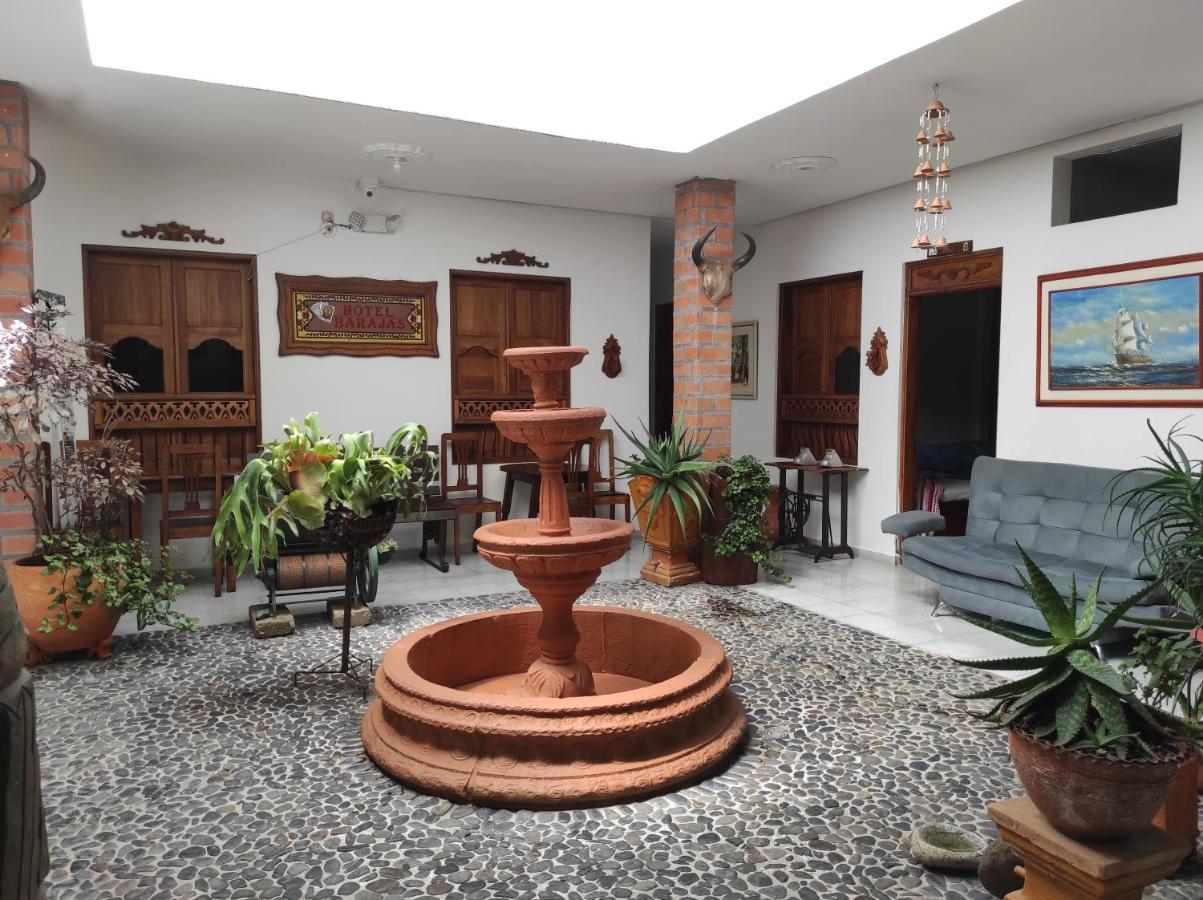 Hotel Barajas Jardin Bagian luar foto
