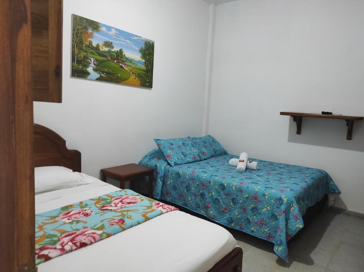 Hotel Barajas Jardin Bagian luar foto