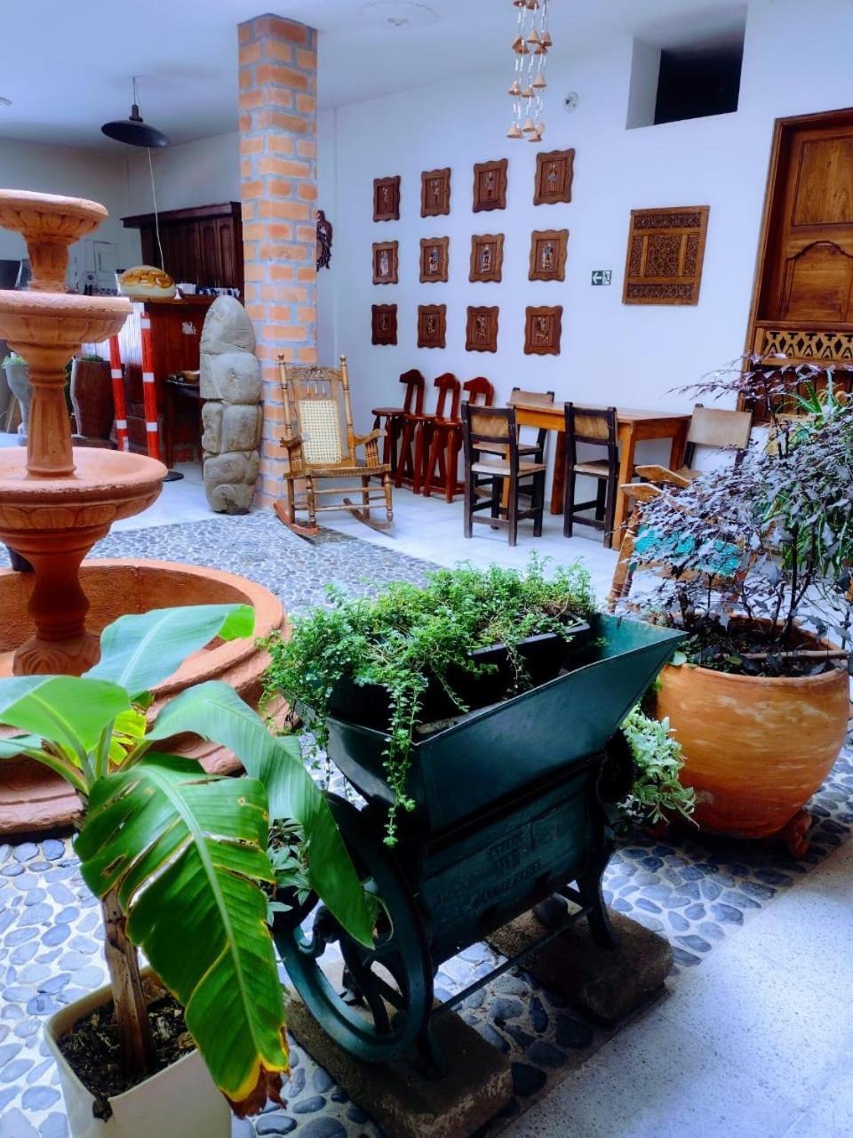 Hotel Barajas Jardin Bagian luar foto