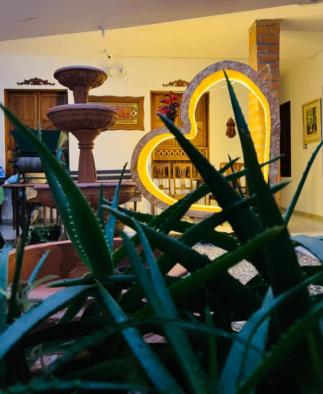 Hotel Barajas Jardin Bagian luar foto