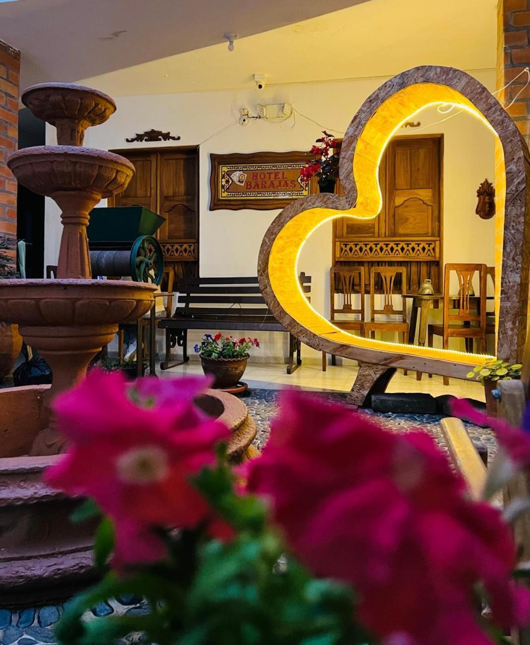 Hotel Barajas Jardin Bagian luar foto